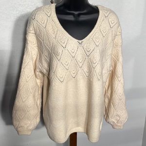 Cream sweater. - 614